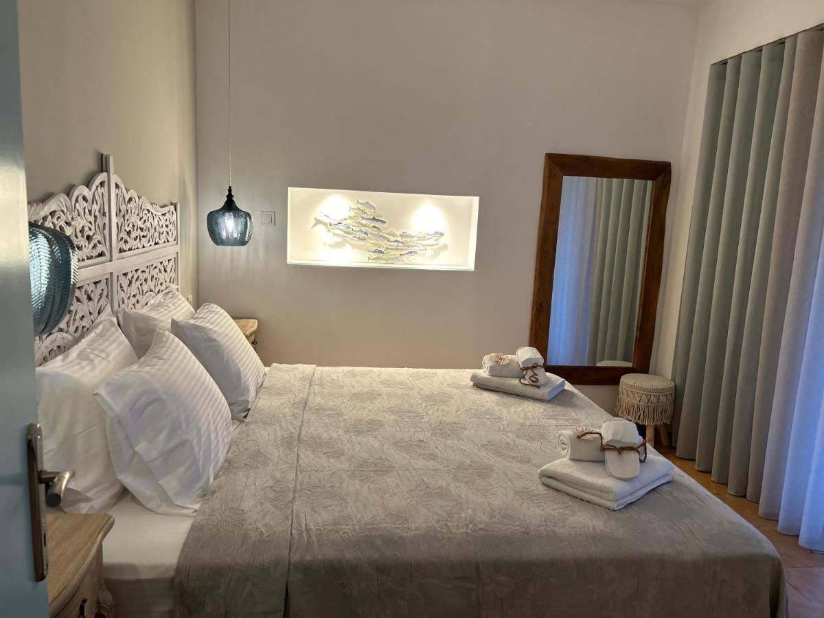 Calliopes By The Sea Boutique Suites Paralía Dionysíou Eksteriør bilde