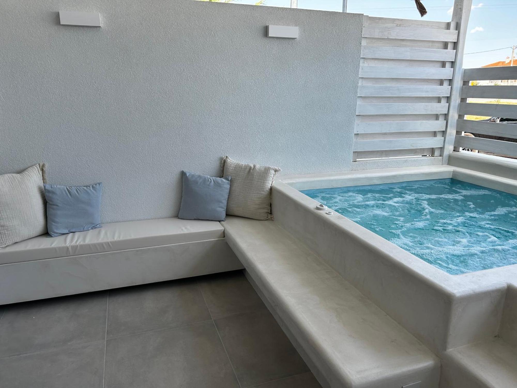 Calliopes By The Sea Boutique Suites Paralía Dionysíou Eksteriør bilde