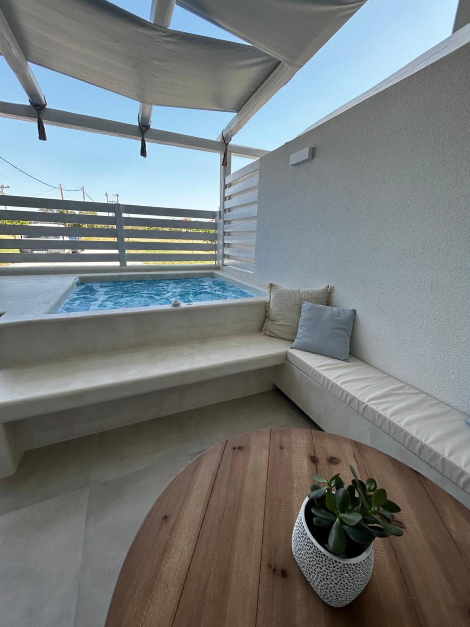 Calliopes By The Sea Boutique Suites Paralía Dionysíou Eksteriør bilde